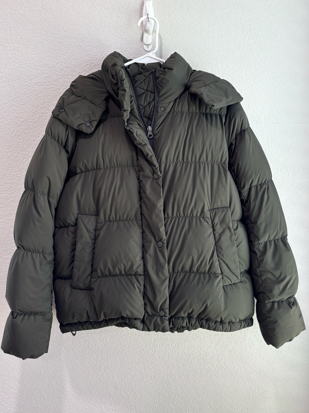 Lululemon Wunder Puff 600 Down Fill Jacket Coat in Dark Olive Women’s Size 4
